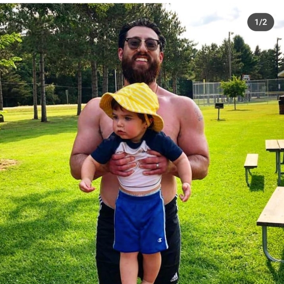 Meet your Posher, Eliah - Picture 1 of 1